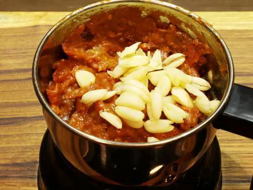 Momos Chutney Recipe in Hindi (1) Spicy Momos Chutney Recipe | Homemade Red Chutney | Easy Garlic Chutney