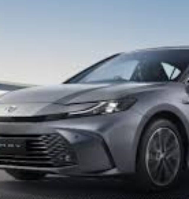 “2024 Toyota Camry Launched in India: Is ₹48 Lakh the Right Price for Its Features?”