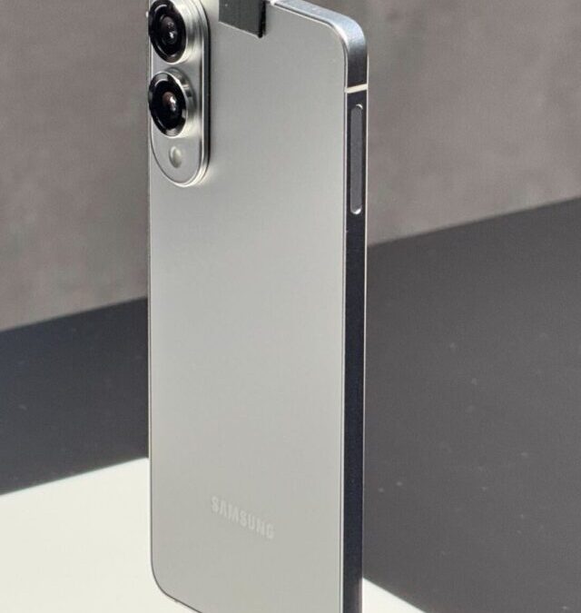 Samsung Beats Apple: Launches Thinnest Galaxy S25 Edge with 200MP Camera