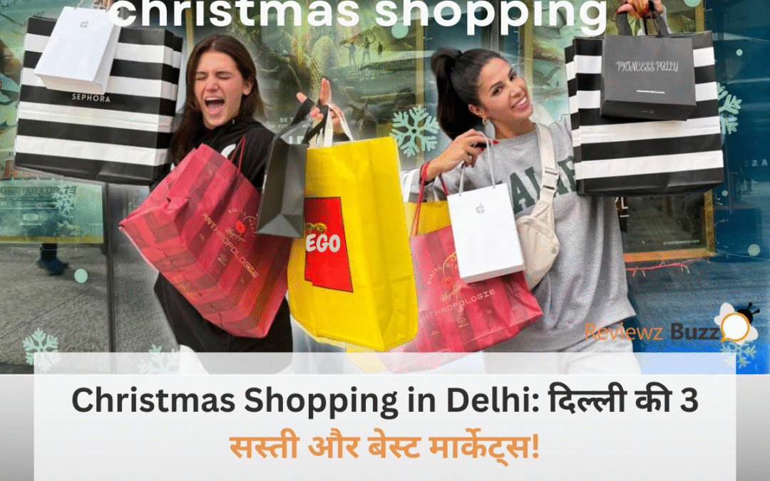 Christmas Shopping in Delhi के दौरान दिल्ली की मार्केट में सजे हुए लाल और सफेद कपड़े।