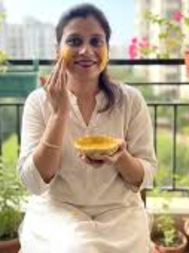 Skip the Parlor! Do a 10-Minute Turmeric Facial at Home for a Golden Glow