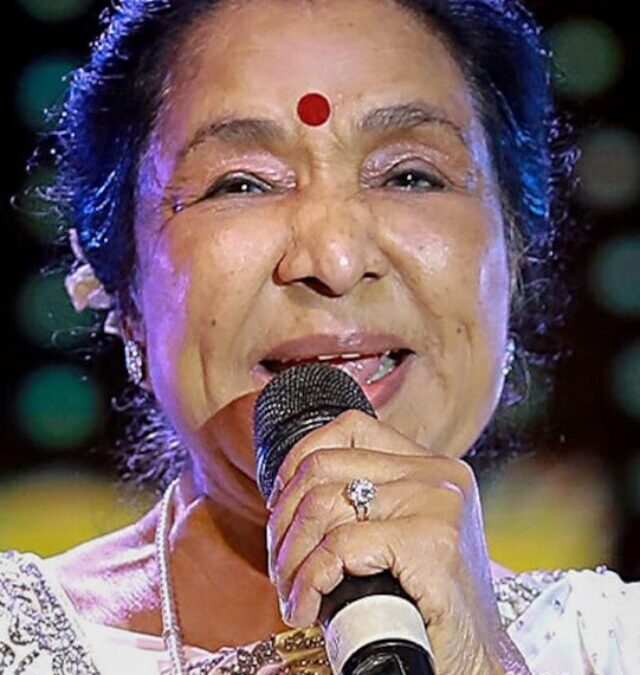 The Truth Behind Lata Mangeshkar and Asha Bhosle Rift Lata Ji Reveals Her Side