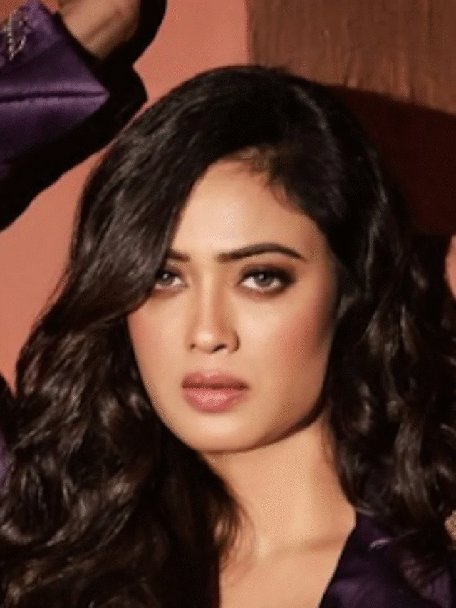 45 Year Old Shweta Tiwari or 43 Year Old Monalisa Who Wins the Beauty and Fitness Battle Fans Are Shocked