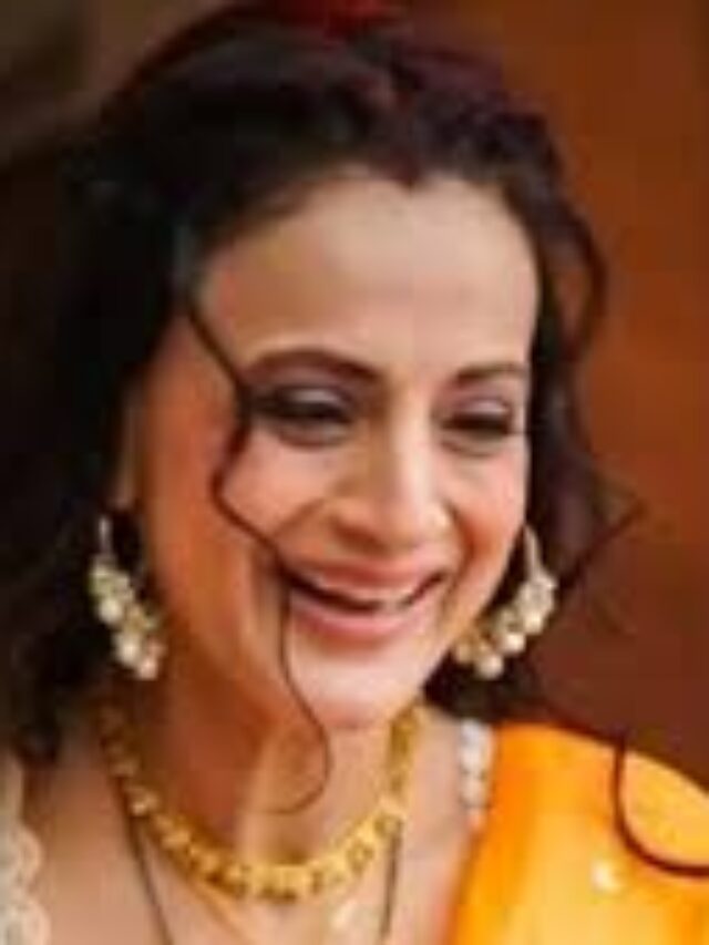 Bobby Deol Faces Fan Threat After Hugging Ameesha Patel Sparks Public Drama