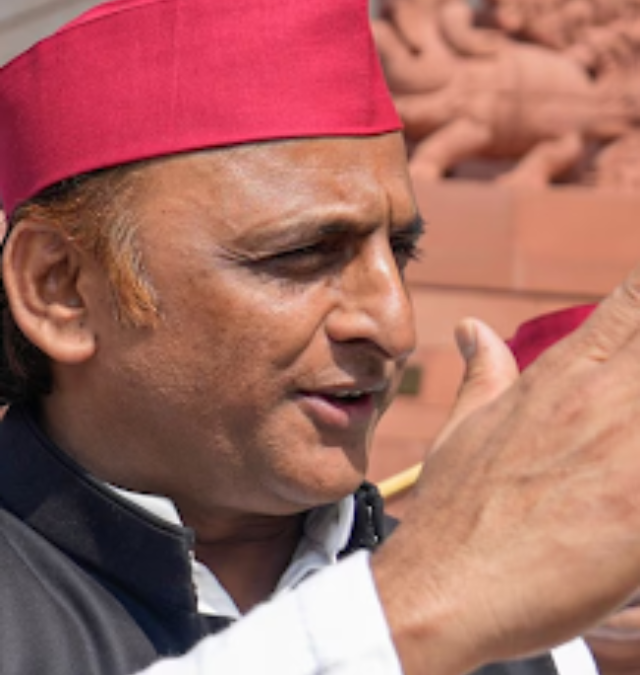 NEET Protest Sparks Outrage! Akhilesh Yadav Slams Government Over Lathicharge and Paper Leak